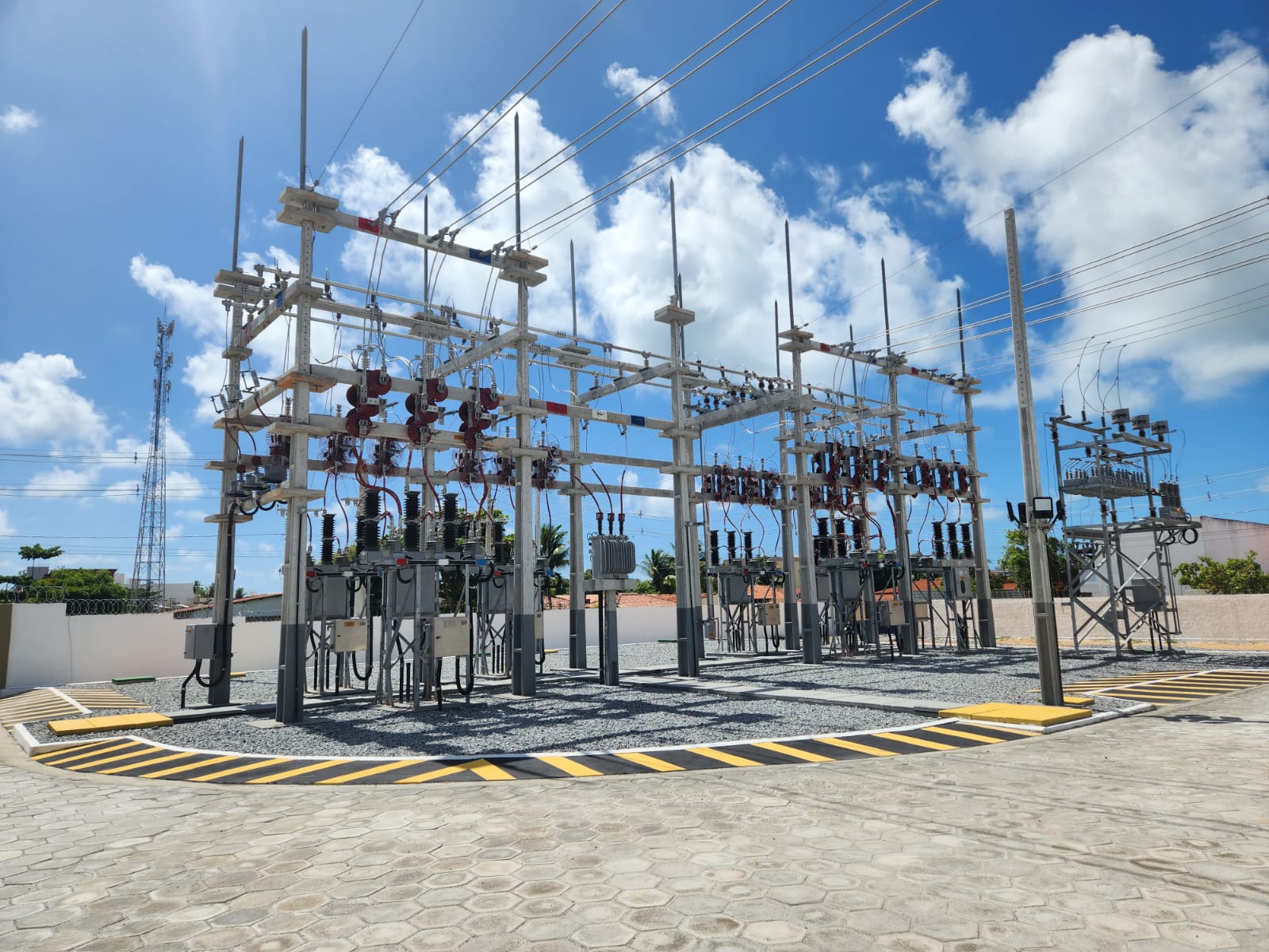 Subestação de energia construída pela MVL